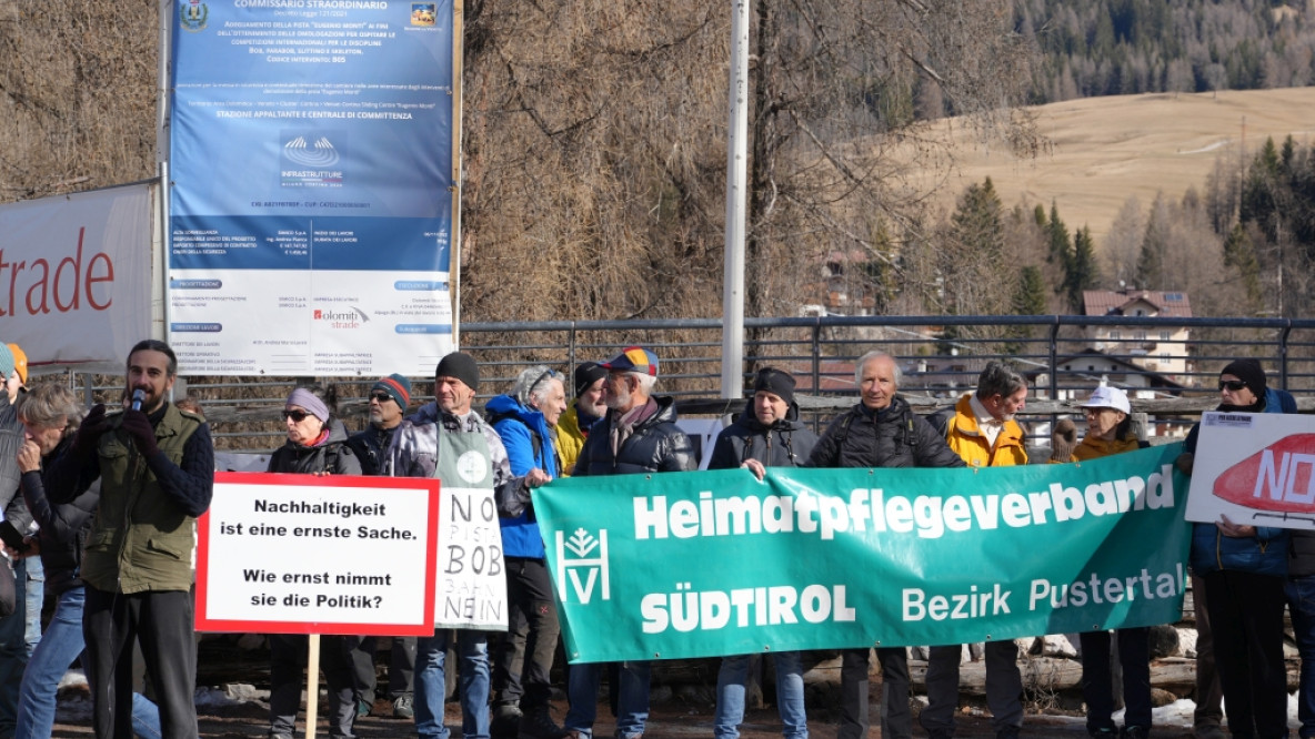 Protestkundgebung Cortina