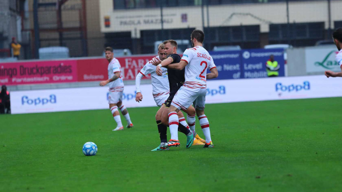 Tait und Scaglia gegen Gytkjaer