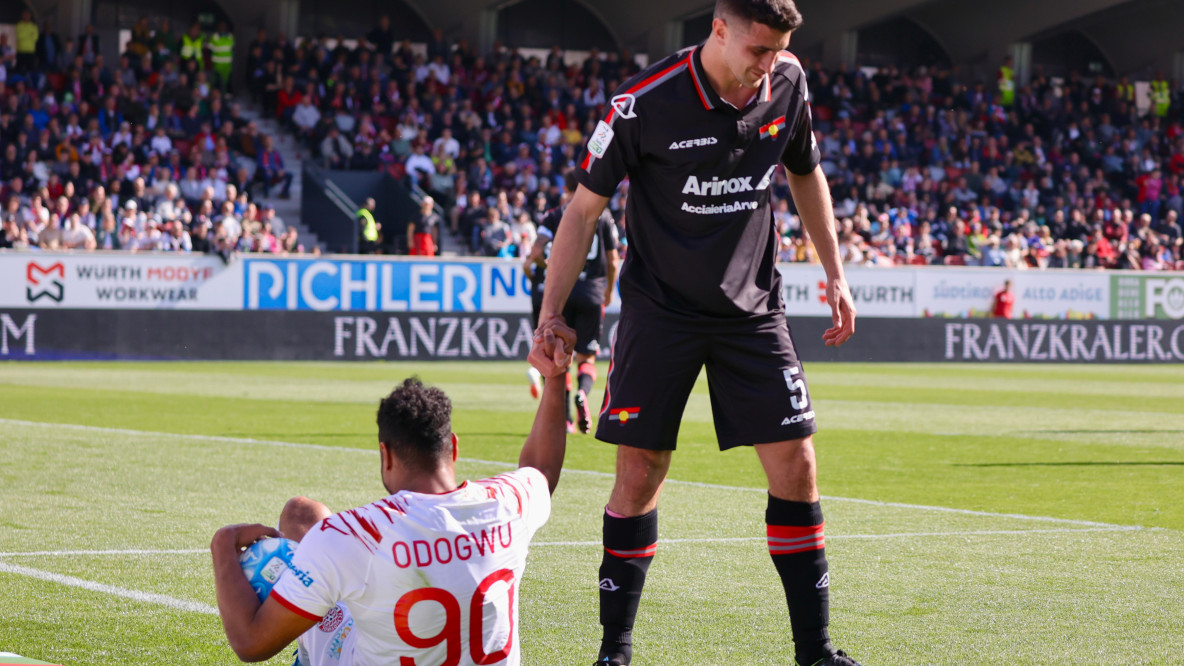 Luca Ravanelli Raphael Odogwu