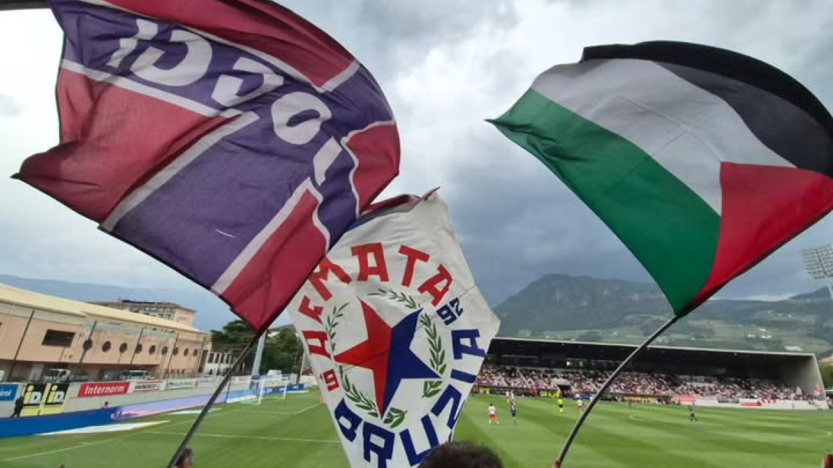 bandiera palestinese e cosenza