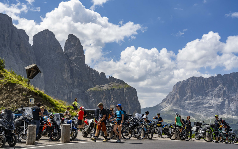 Grödner Joch_fahrrad_bici_verkehr_traffico_mobilität_mobilità_overtourism
