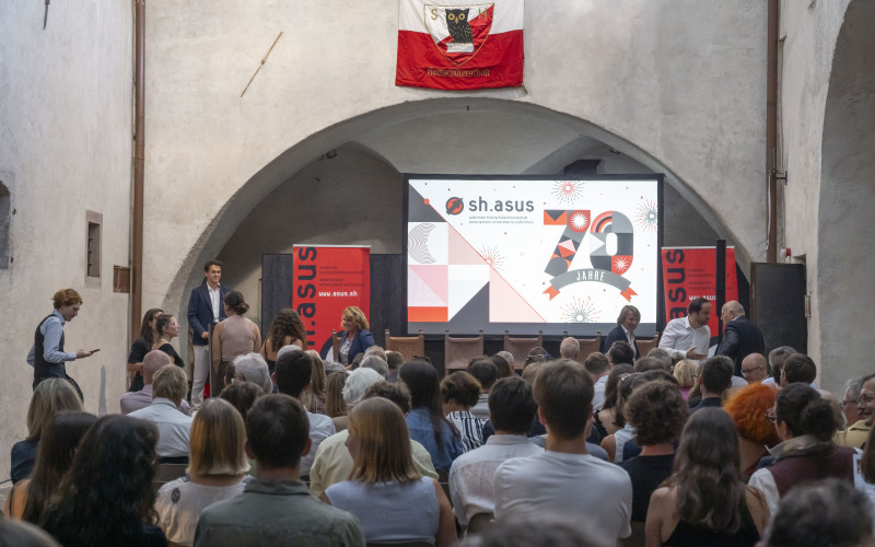 Sh.Asus 70 Jahre Jubiläum